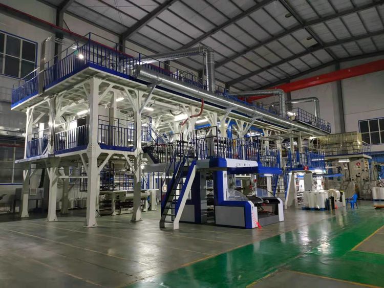 多功能拉伸膜三號線順利試機(jī),助力公司大發(fā)展